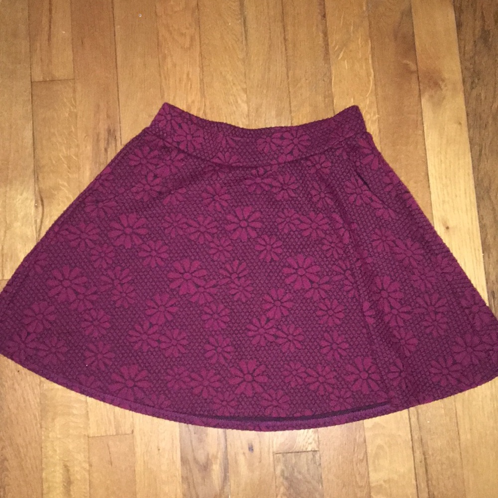 NEVER WORN! Textured flower maroon skirt